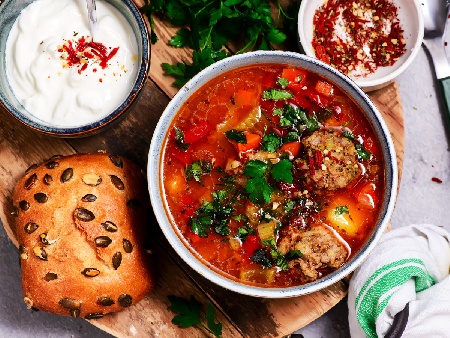 Румънска кисела супа с телешки кюфтета (Ciorbă de perișoare) - снимка на рецептата Румънска кисела супа с телешки кюфтета (Ciorbă de perișoare) - снимка на рецептата